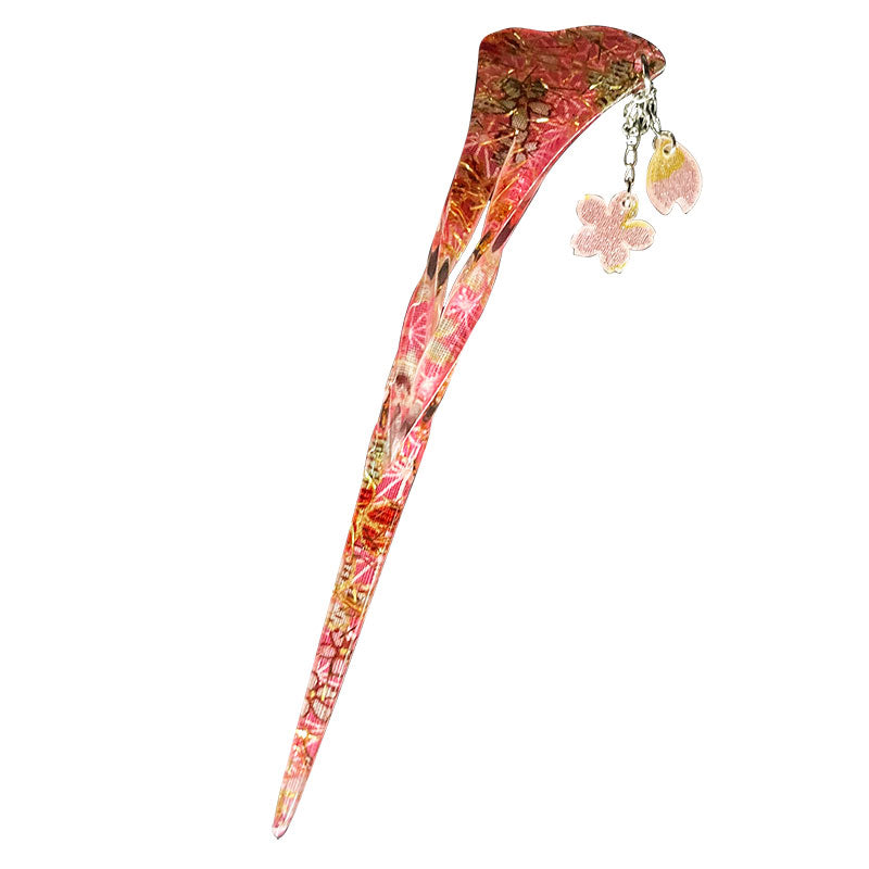 Hairpin with a center twist